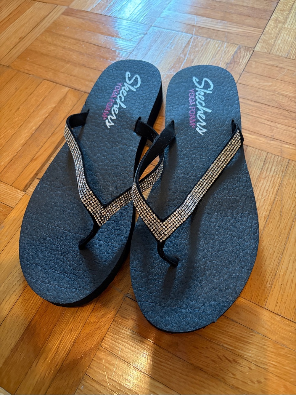 Skechers Black Flip Flops with Sparkling Rhinestone Straps (Size 11)